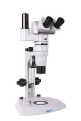 Mikroskop stereoskopowy Delta Optical IPOS-810 z uchylną głowicą i powiększonym statywem