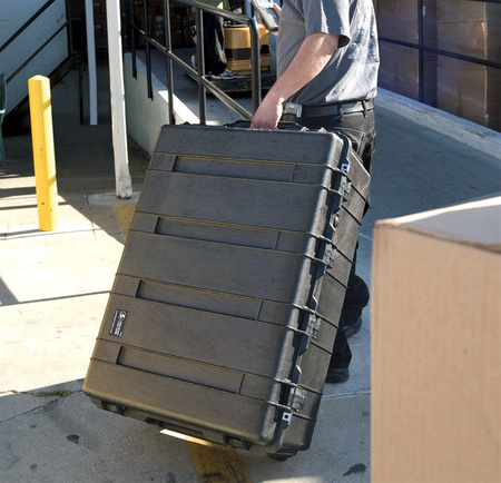 Peli 1730 skrzynia z gąbką/czarna