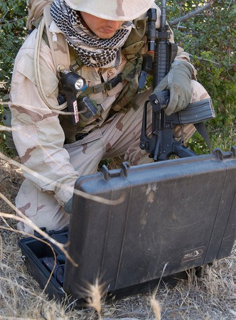 Peli 1490 skrzynia z gąbką/czarna